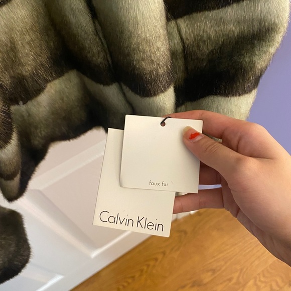 NWT Calvin Klein faux fur jacket - Picture 3 of 3
